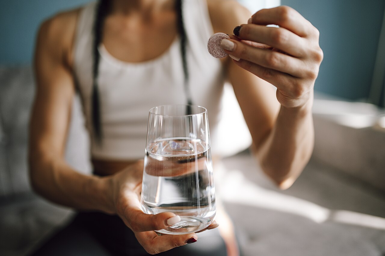 Compressa effervescente nell'acqua