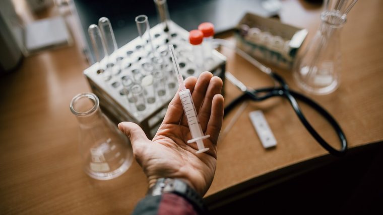Iniezione in laboratorio