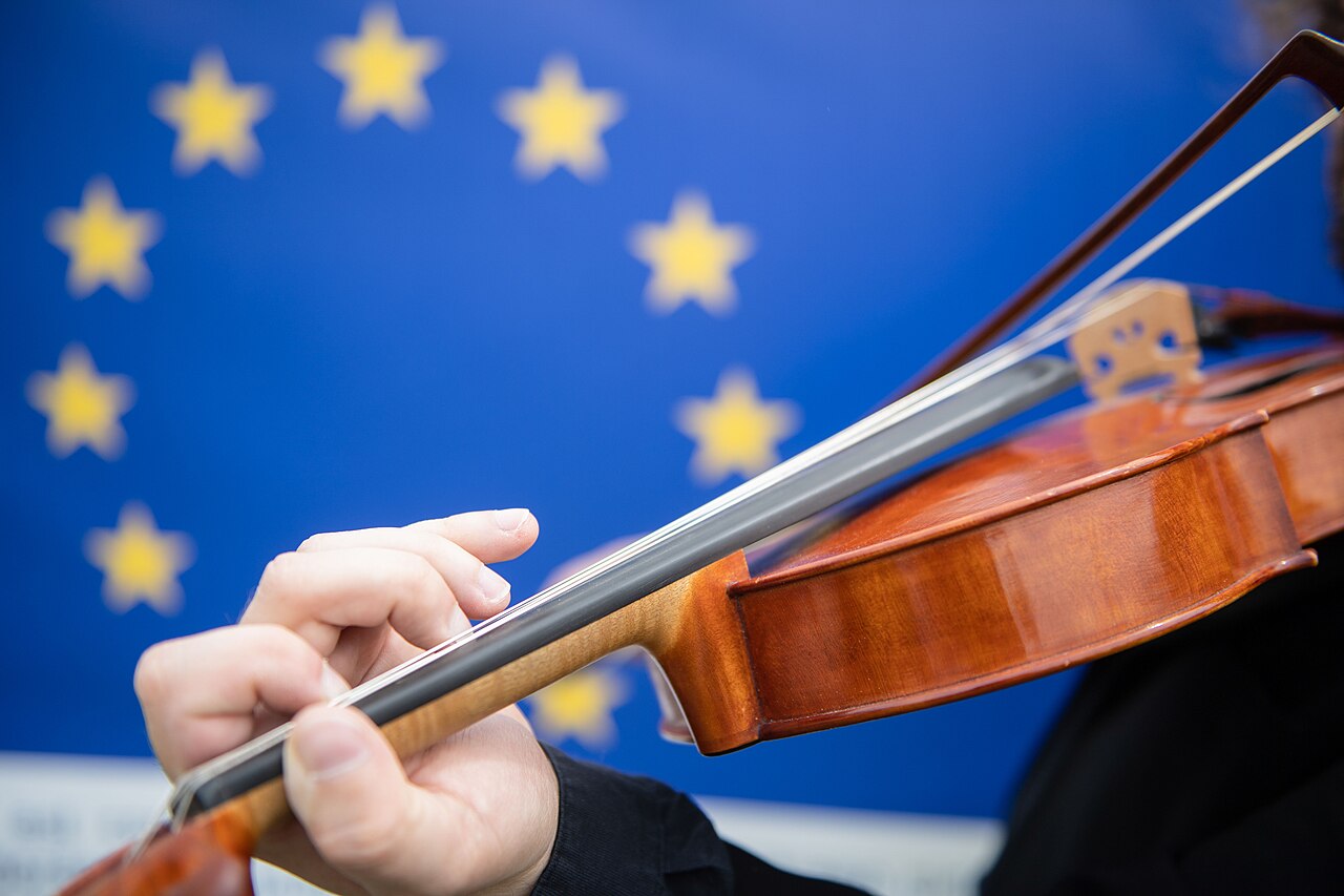 Musicista che suona