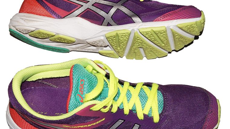 Scarpe da corsa e bilancia