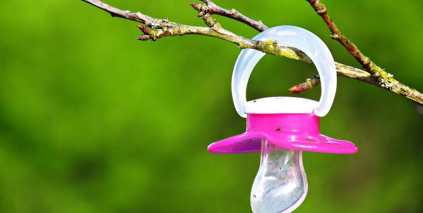 Come sterilizzare il ciuccio: guida ai metodi più efficaci