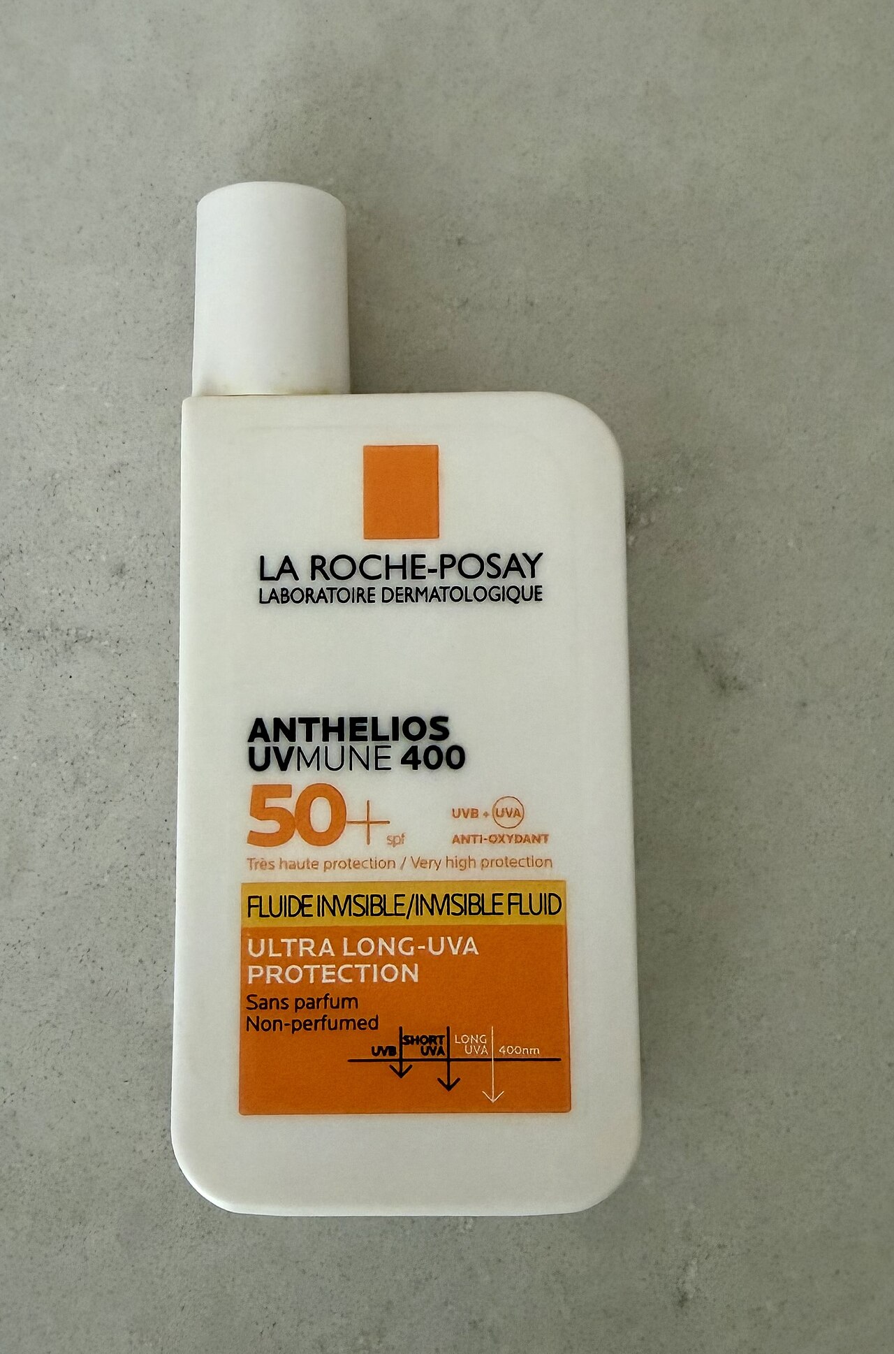 Flacone di crema solare